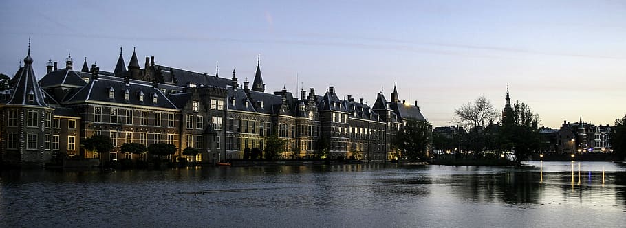 Hofvijver and the buildings of the Dutch parliament in the Hague, Netherlands, HD wallpaper