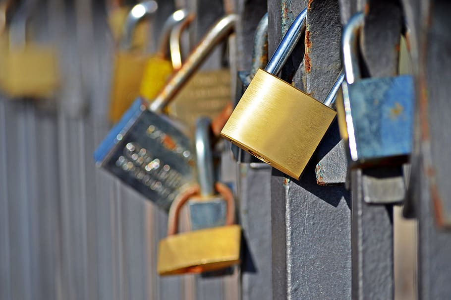 padlocks, locks bars, balusters, feeling, promise, iron, romance HD wallpaper