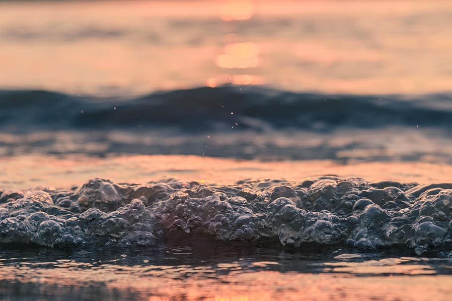 body of water during sunset, rock surrounded by bodies of water HD wallpaper