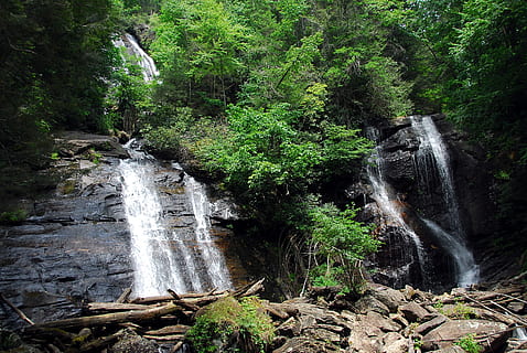 waterfalls between trees, anna ruby falls, helen, georgia, nature HD wallpaper