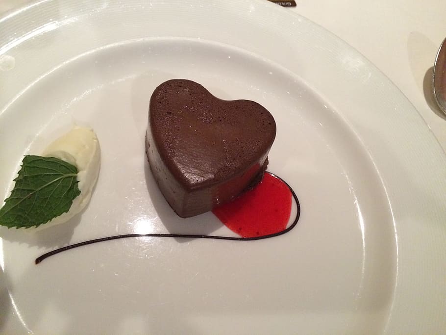 chocolate cake, heart, dessert, mousse, love, food, sweet, heart shape HD wallpaper