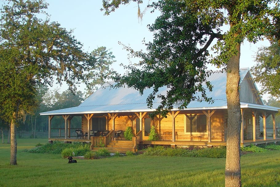 brown and white house on grass field, home, log cabin, farm, rural, HD wallpaper