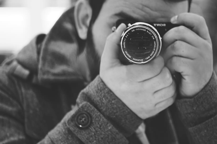 Man Taking Photo Using Black Dslr Camera, black and white, blur, HD wallpaper