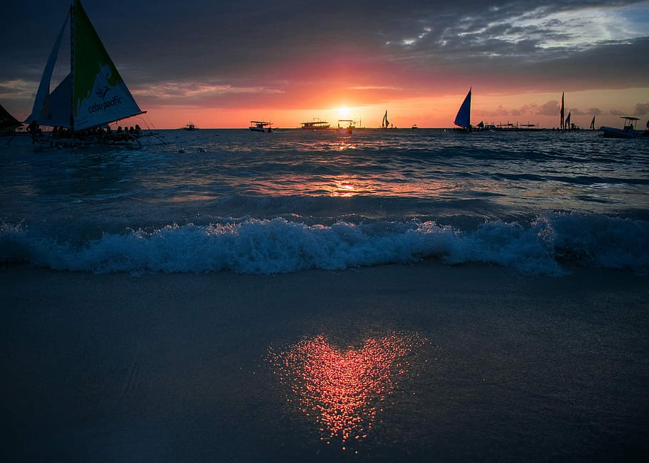 photography of waving water during sunset, body of water under white cloud HD wallpaper