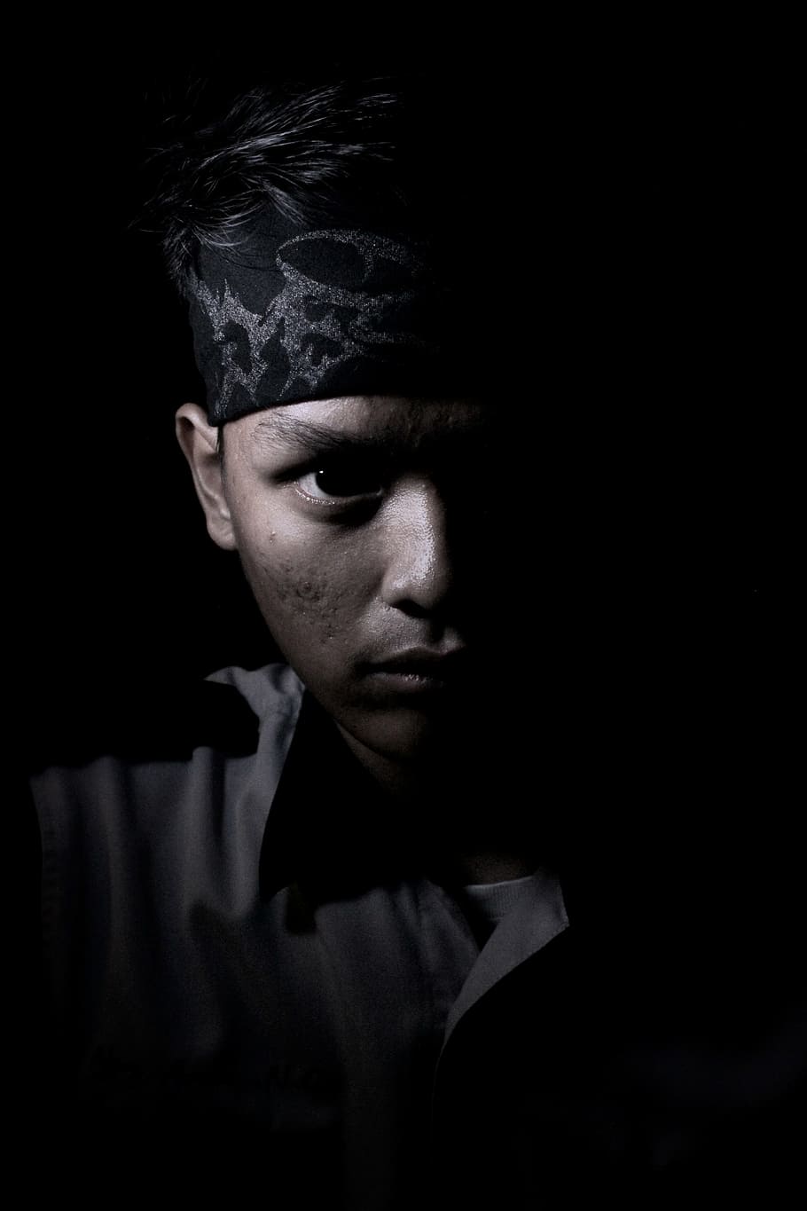 dark, eye, face, light, man, model, person, portrait, shadow HD wallpaper