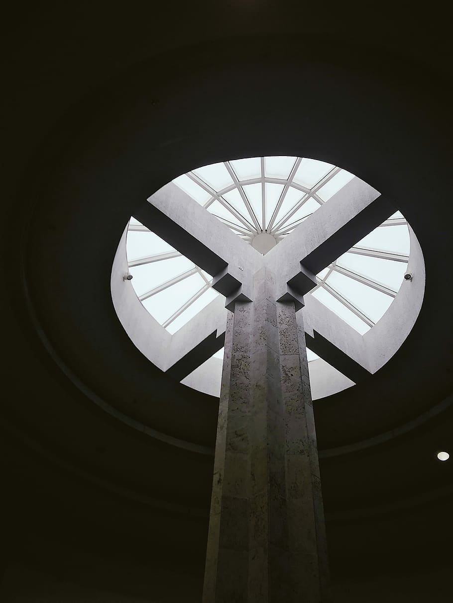 building white concrete pillar, low-angle photography of hall HD wallpaper