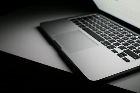 Corner of The New MacBook, detail, night, pro, laptop, computer HD wallpaper