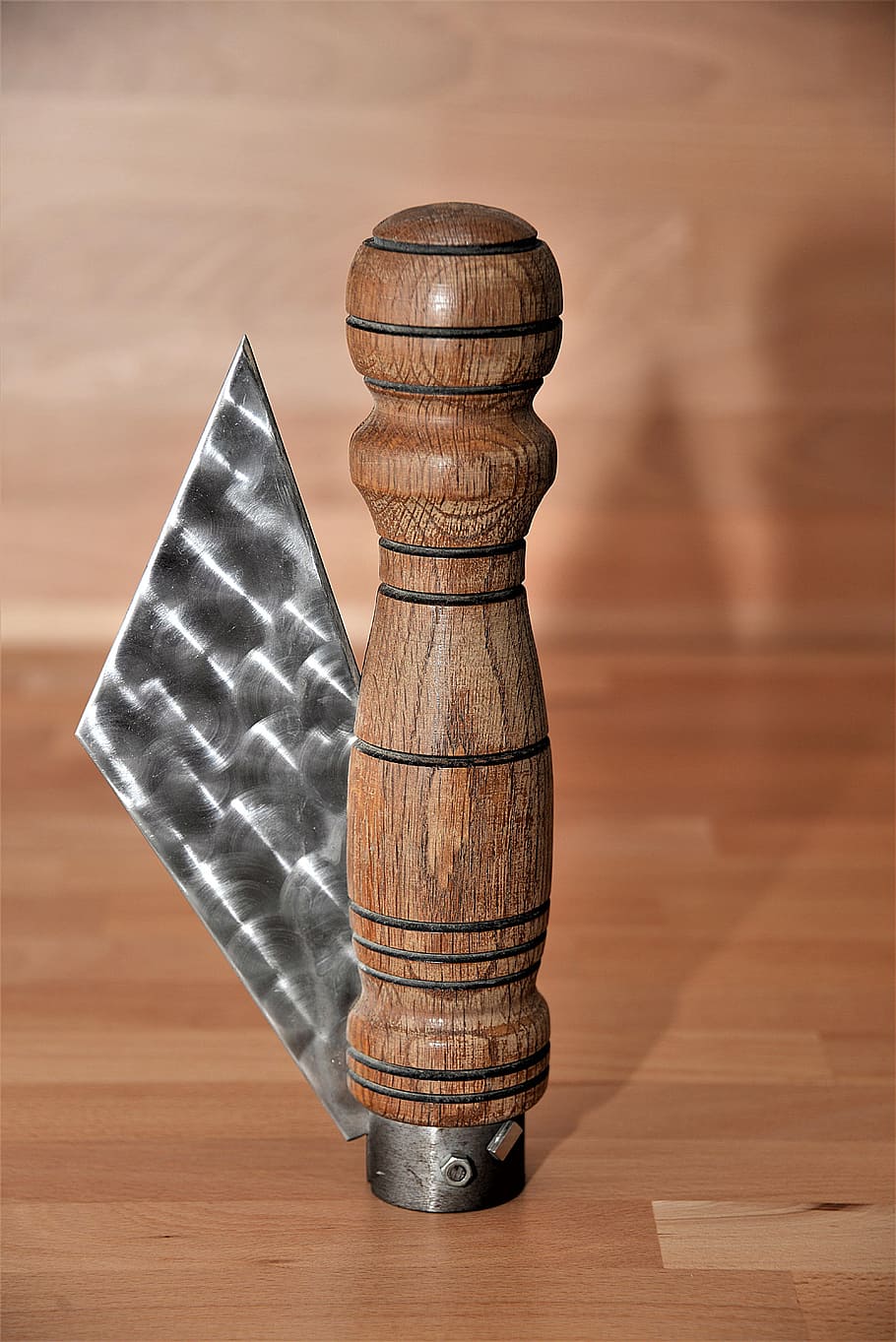 brown wooden condiments shaker on brown wooden table, jackknife HD wallpaper