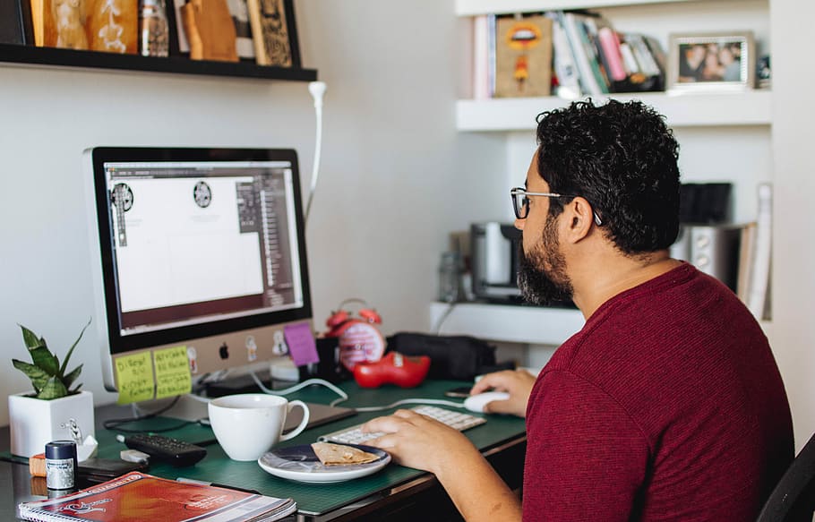 The Illustrator, man using a silver iMac, computer, technology HD wallpaper