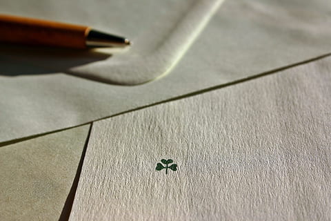 white paper, letters, leave, envelope, luck, four leaf clover HD wallpaper