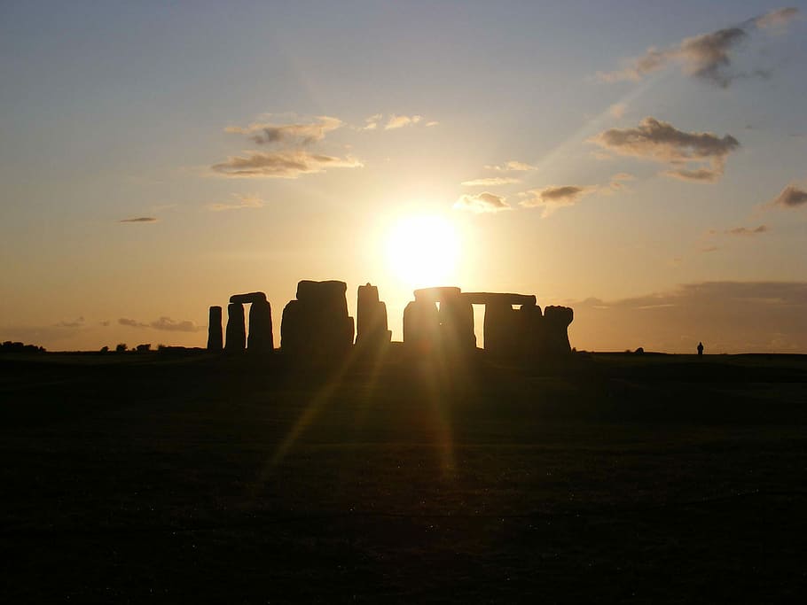 silhouette photography of Stone Hinge during golden hour, silhouette of Stone Hinge HD wallpaper