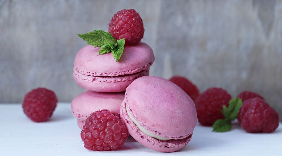 berry French macaroon, macarons, raspberries, mint, pastries, HD wallpaper