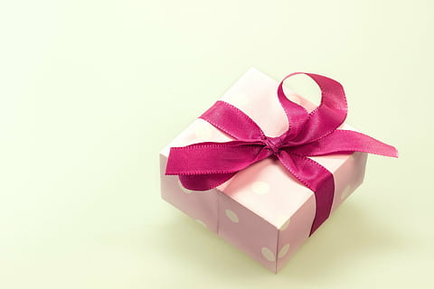pink and white polka-dot gift box with pink ribbon, made, surprise HD wallpaper