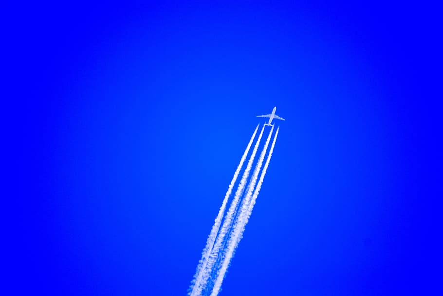 airplane, airplane cruising, high altitude, contrails, condensation trails, HD wallpaper