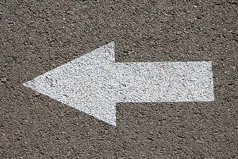 white arrow road sign, white paint arrow pointing to the left signage HD wallpaper