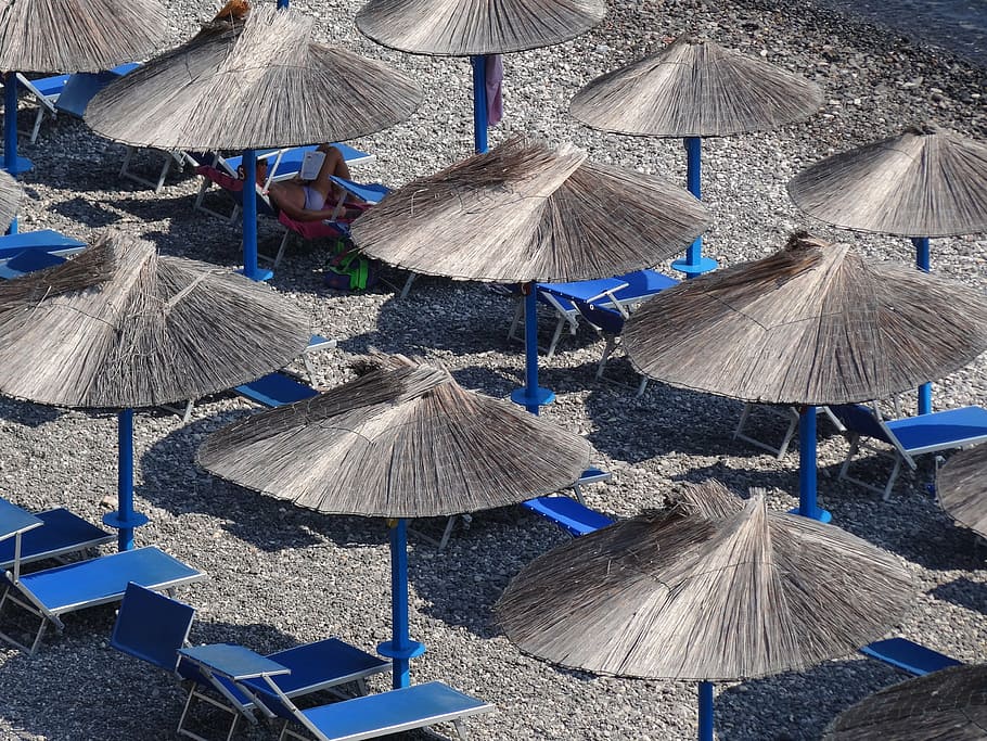 parasols, beach, concerns, sun, straw, sun lounger, deck chair HD wallpaper