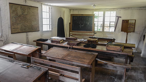 classroom with chairs and tables, empty, school, old classroom HD wallpaper