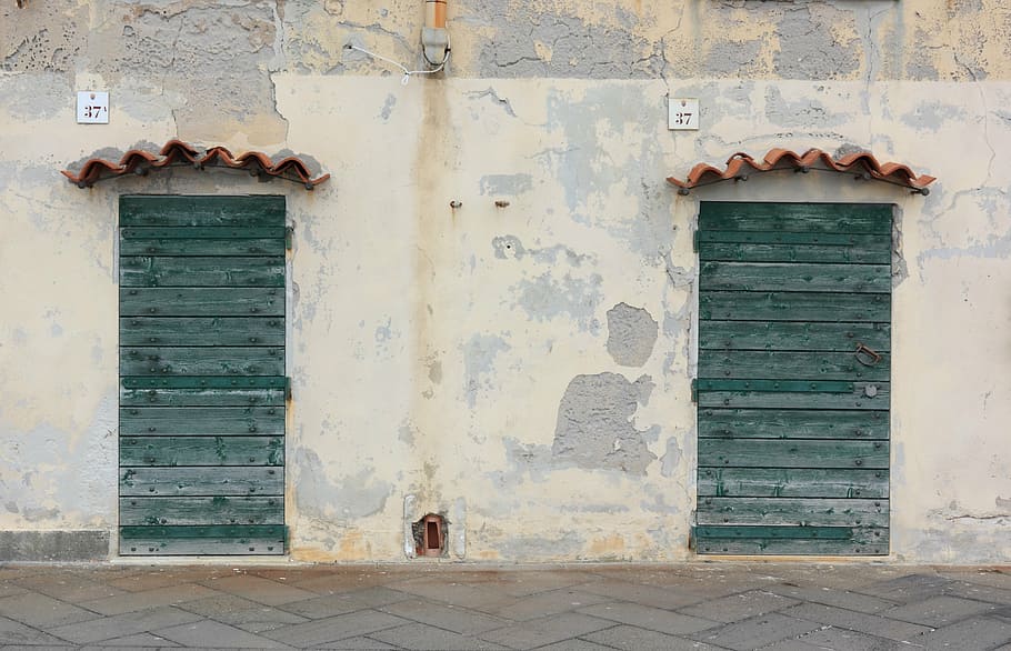 italy, sardinia, alghero, seafront, doors, wood, roof, tiles HD wallpaper