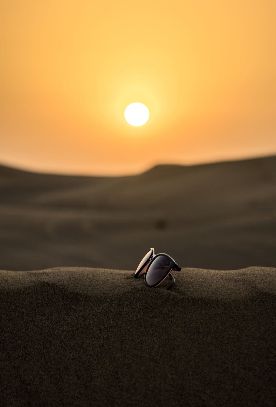 Wayfarer Sunglasses on Sand Tilt Shift Lens Photography, close-up HD wallpaper