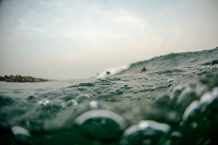 Bubbles, people surfing during daytime, water, sea, ocean, wave HD wallpaper