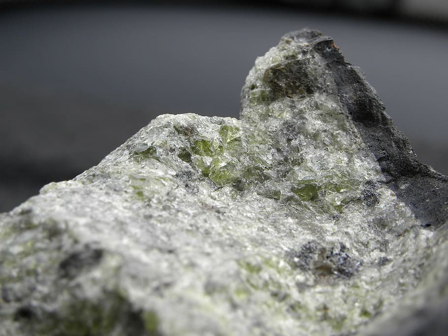 ore, volcanic, green, solid, selective focus, rock, close-up HD wallpaper