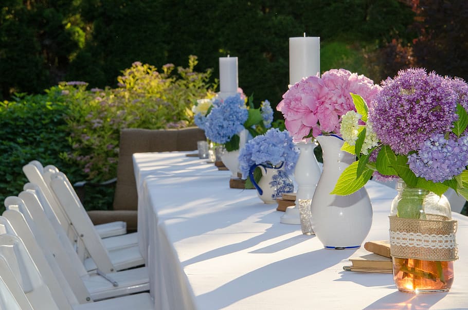 garden table, outdoor table, table with flowers, sunlight, outdoors HD wallpaper