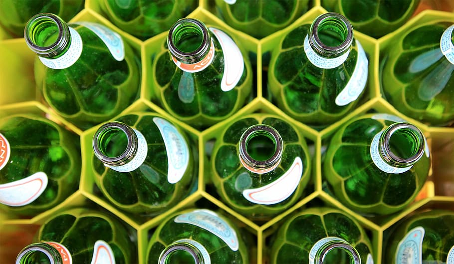 top-view photography of green glass bottles, honeycomb, tray HD wallpaper
