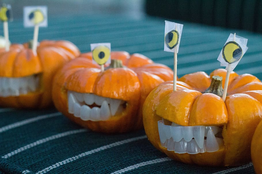 yellow Pumpkin Halloween greetings decor, Halloween, Pumpkin HD wallpaper