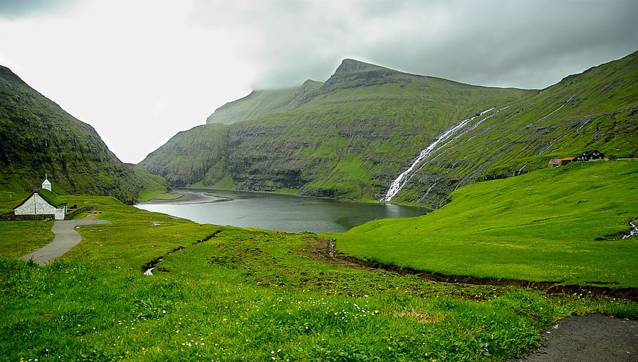 body of water surrounding byy mountain, faroes, chapel, pastures HD wallpaper