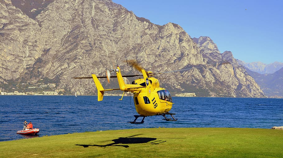 take off, helicopter, emergency, lake, 118, rescue, water, sea HD wallpaper