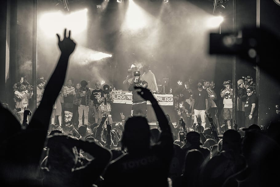 group of people in front of the concert stage, grayscale photo of people on concert HD wallpaper