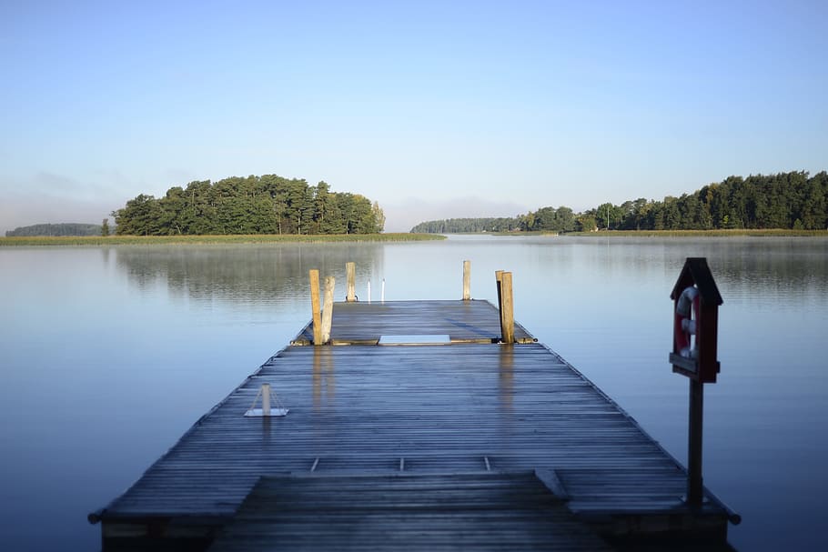 close-up photo of brown river dock, lake, sky, reflection, wood HD wallpaper