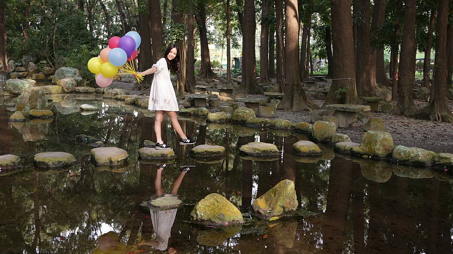 Pingtung, Chaozhou, Forest, Girls, 8 forest, pond, balloon, HD wallpaper