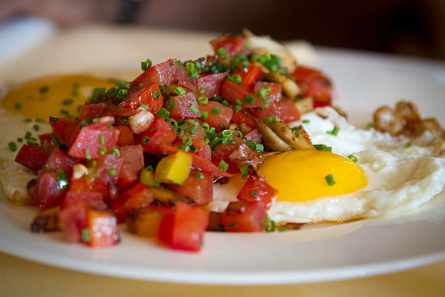 plate of fried egg and meat, breakfast, meal, tomatoes, food HD wallpaper