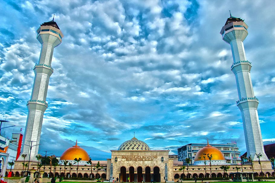 gray concrete building under cloudy skies, great mosque, the mosque, HD wallpaper