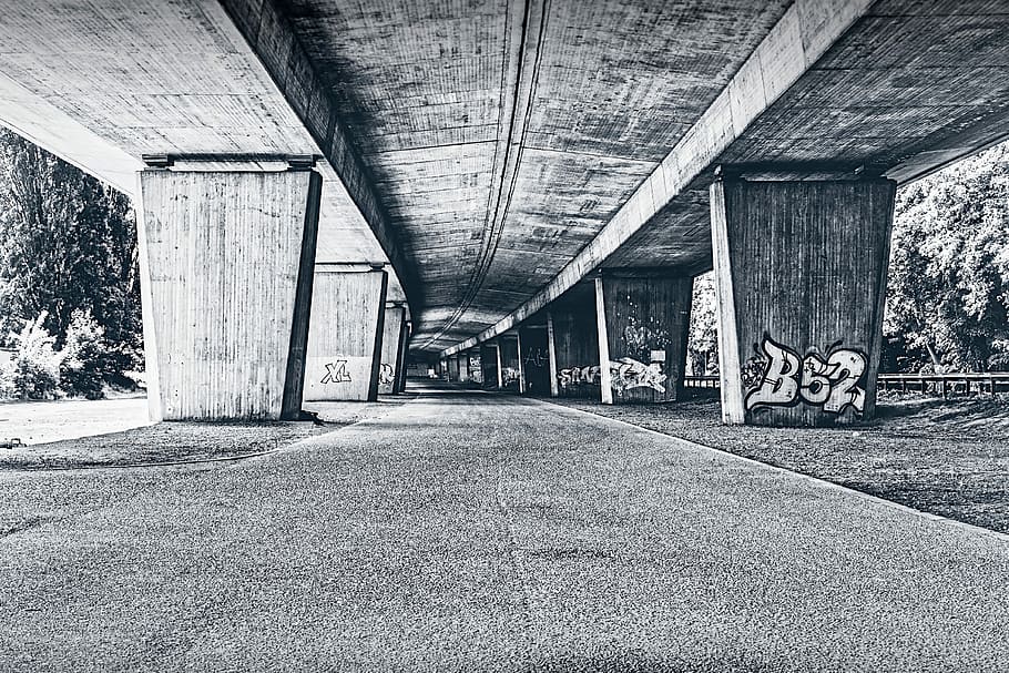 grayscale photography of concrete bridge, underpass, monochrome HD wallpaper