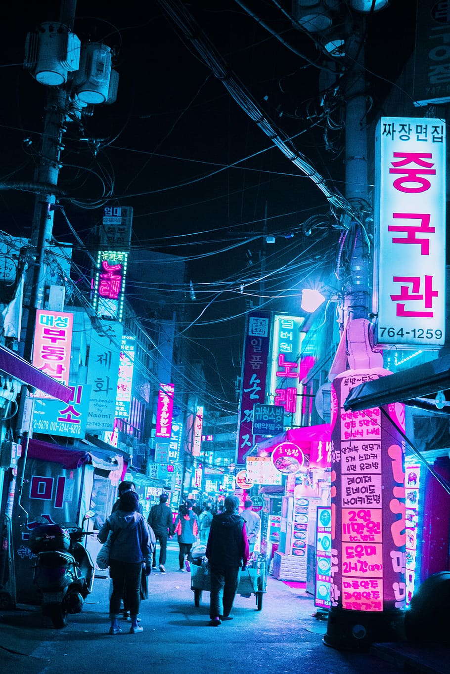 Seoul, man walking road, wallpaper, night photography, urban photography