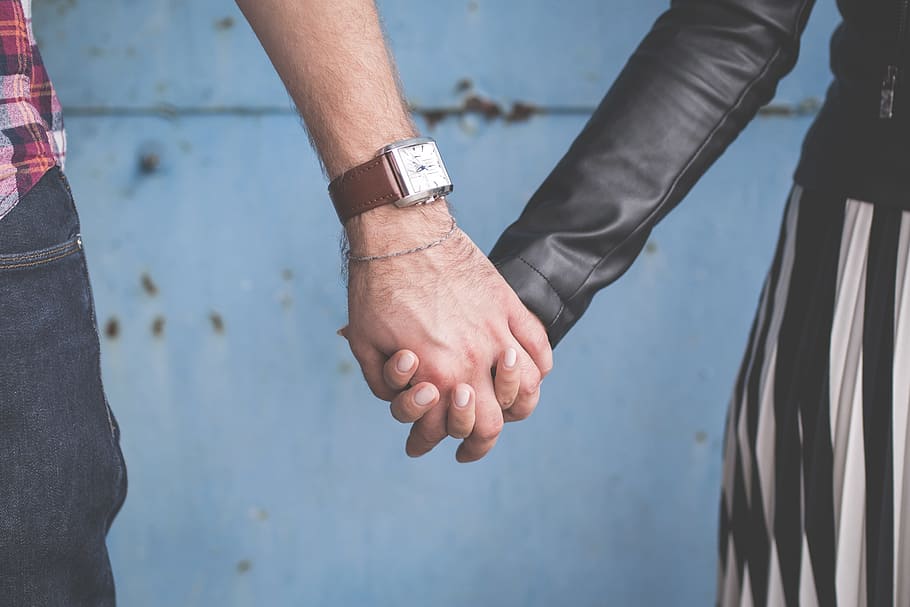 man and woman holding hands, affection, couple, fingers, love HD wallpaper