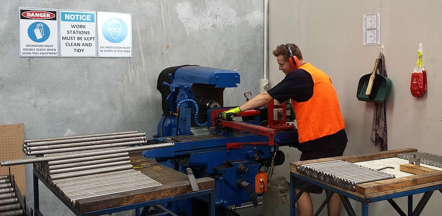 man using industrial machine, Milling, Engineering, slotting HD wallpaper
