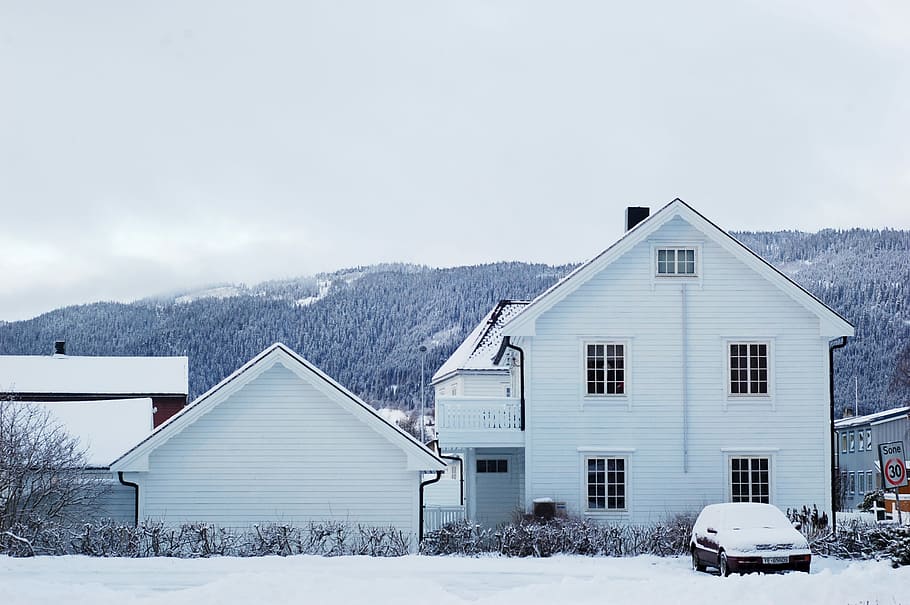 Orkanger, Norway, black car in front of house, white, snow, winter HD wallpaper