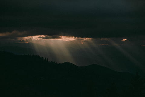 sunray through clouds, photo of sun rays, sky, dark sky, dramatic sky HD wallpaper