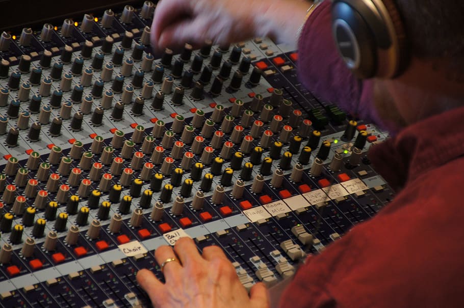 man operating audio mixer, sound studio, fader, edit, music, equipment, HD wallpaper