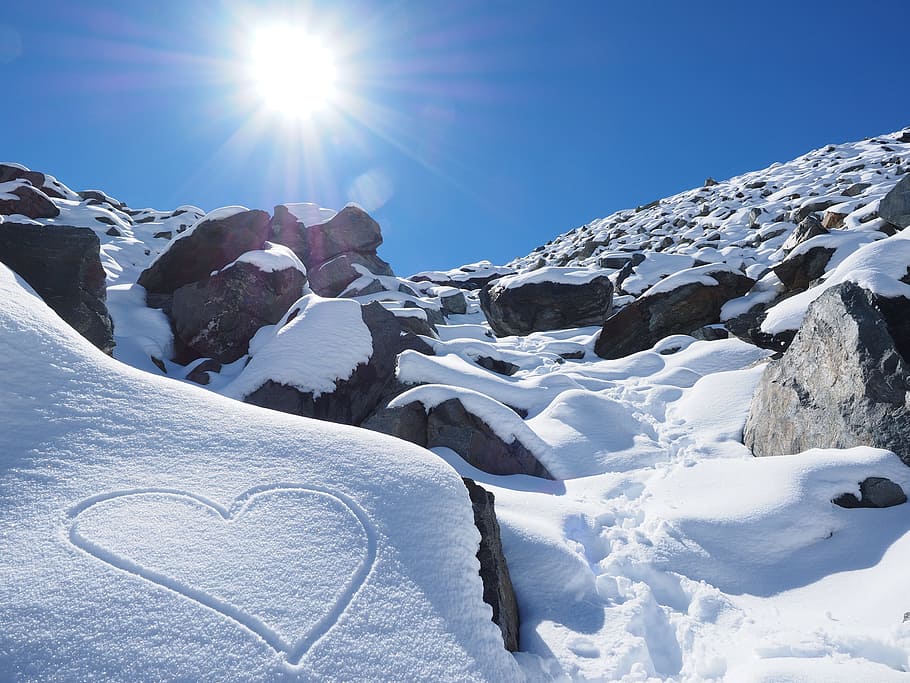 white snow on mountain, sun, heart, herzchen, stones, mountains HD wallpaper
