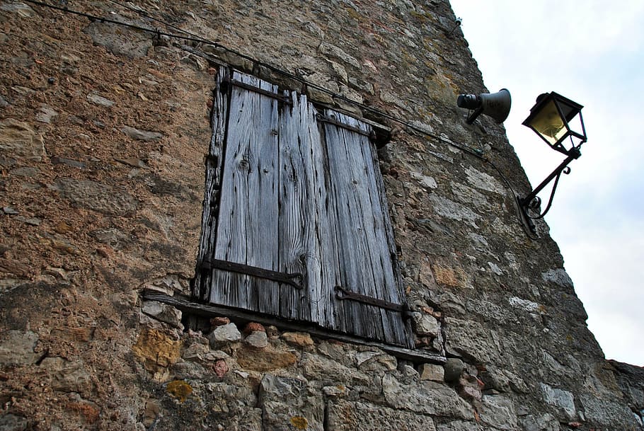 window, old house, stone, facade, street lamp, stone house HD wallpaper