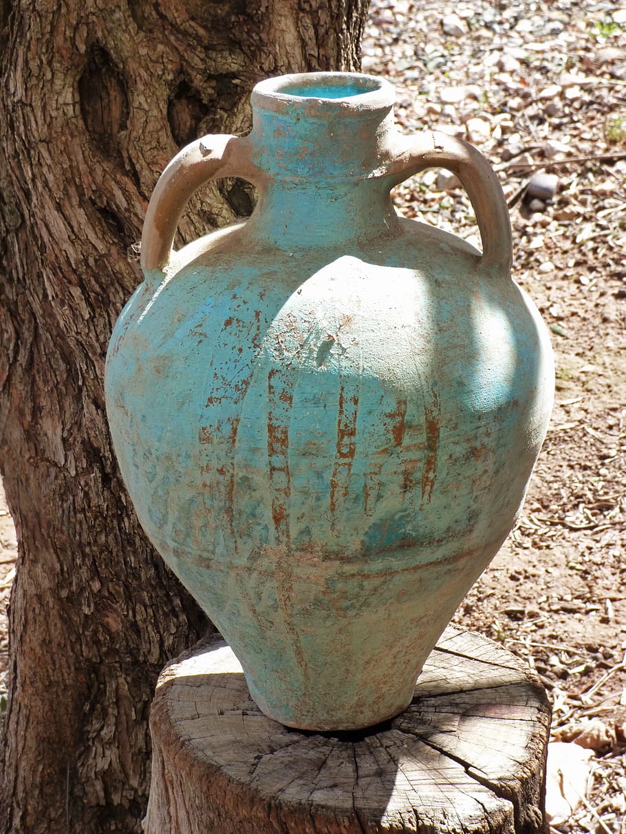 blue vase on brown log, jar, ceramic, crafts, old, jug, pottery HD wallpaper