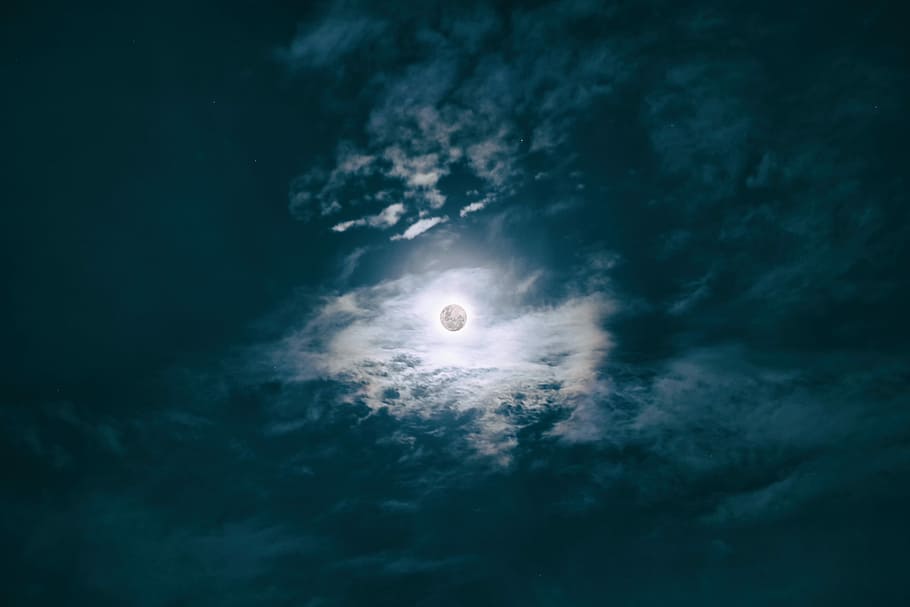 full moon, full moon surrounded by dim clouds, sky, dark, night HD wallpaper