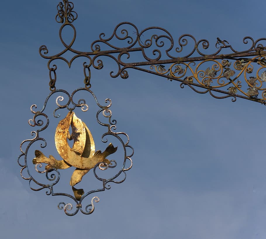 shield, fish, golden, sky, low angle view, metal, no people HD wallpaper