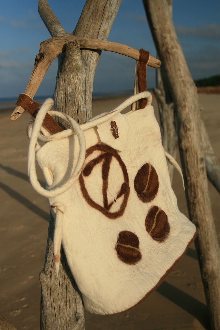 bag, felt, art, wood - material, no people, hanging, focus on foreground HD wallpaper