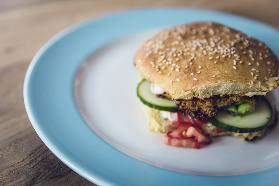 selective focus photography of burger, plate of burger, white HD wallpaper