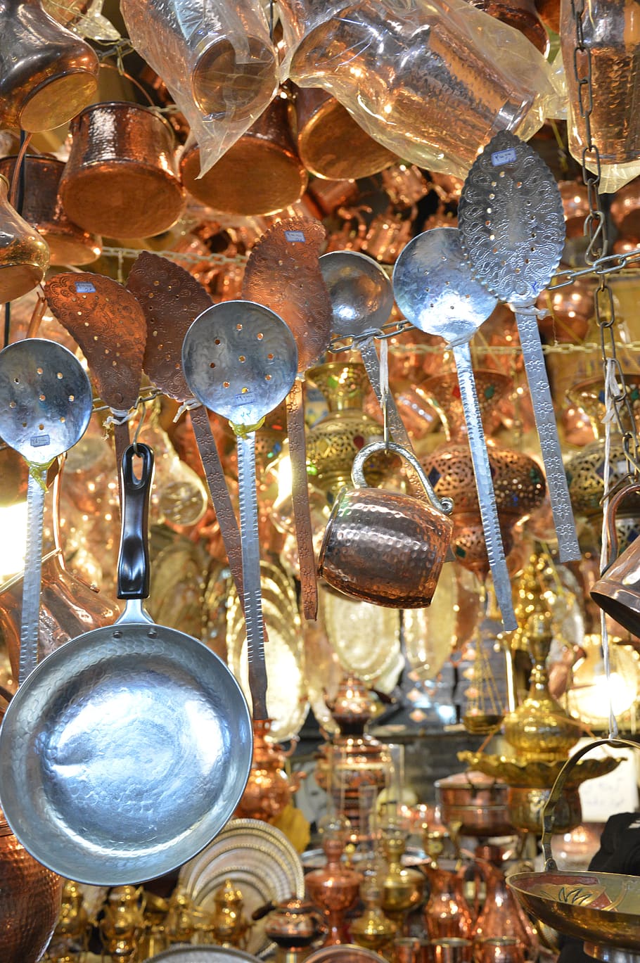 bazaar, vessels, copper, hanging, indoors, large group of objects HD wallpaper
